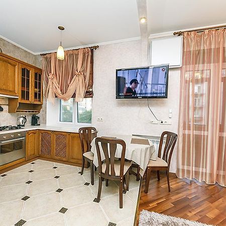 Amazing Two Beds In The Klovskiy Spusk Appartement Kiev Buitenkant foto