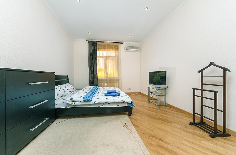 Amazing Two Beds In The Klovskiy Spusk Appartement Kiev Buitenkant foto