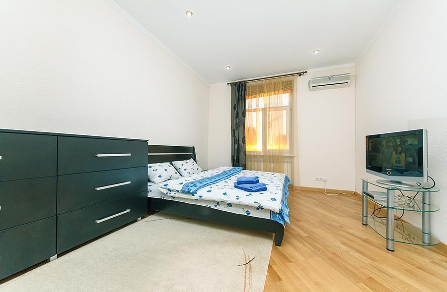Amazing Two Beds In The Klovskiy Spusk Appartement Kiev Buitenkant foto